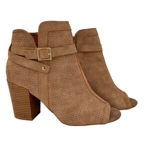 Qupid Clyde 23 Laser Cut Perforated Peep Toe Booties Size 8